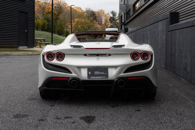 2022 F8 Spider picture #7