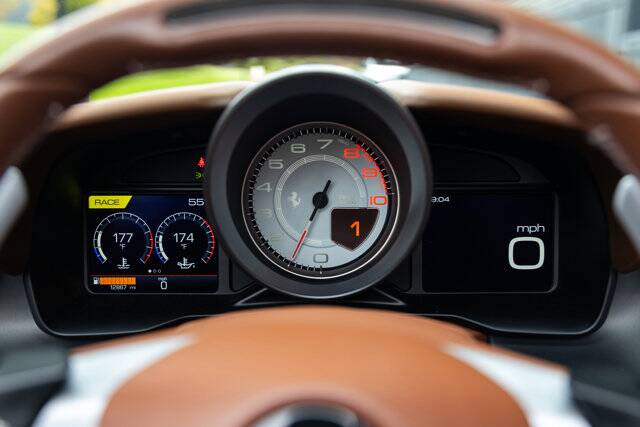 2022 F8 Spider picture #15