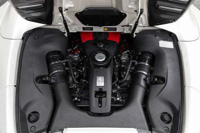 2022 F8 Spider picture #19