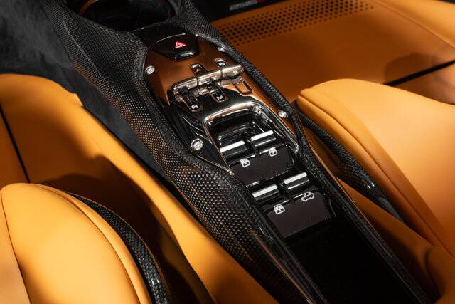 2023 296 GTS picture #15