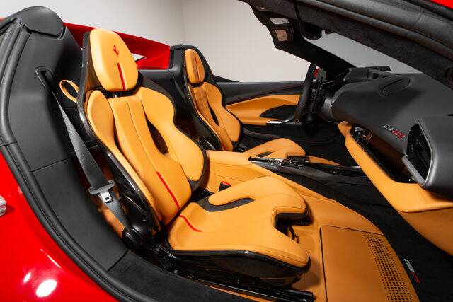 2023 296 GTS picture #16