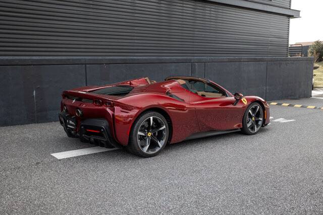 2025 SF90 Spider picture #5