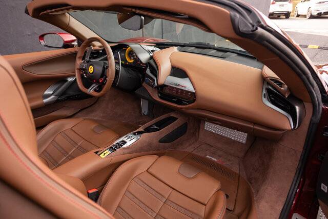 2025 SF90 Spider picture #18