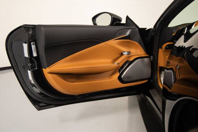 2025 Roma Spider picture #12