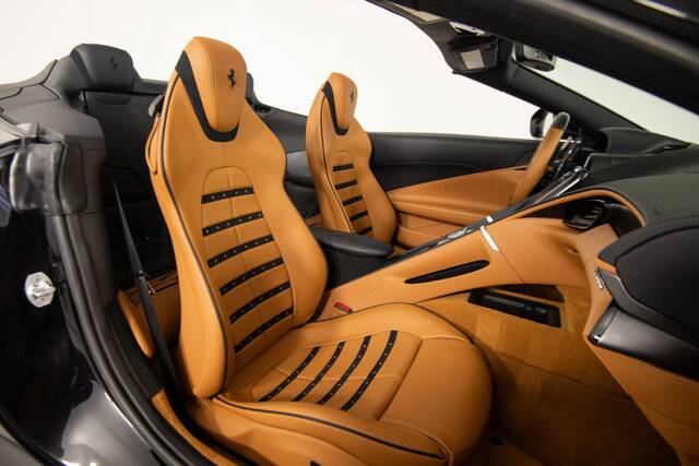 2025 Roma Spider picture #15