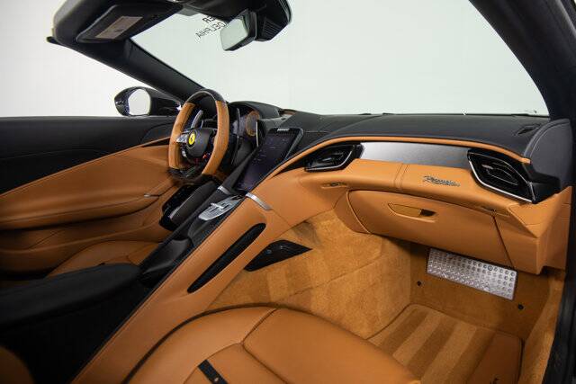 2025 Roma Spider picture #16