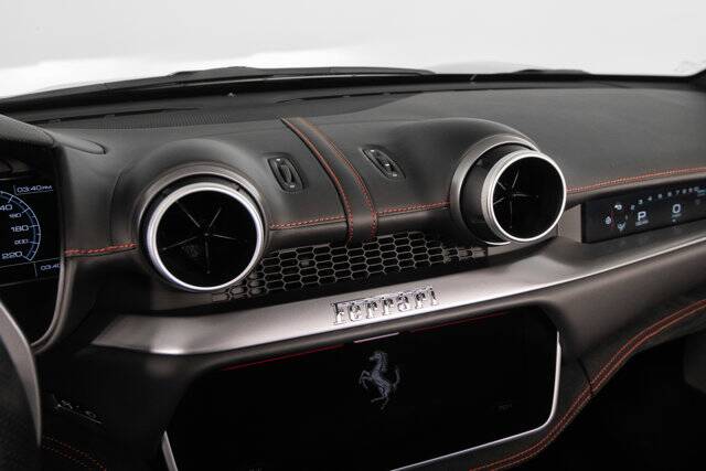 2022 Portofino M picture #16