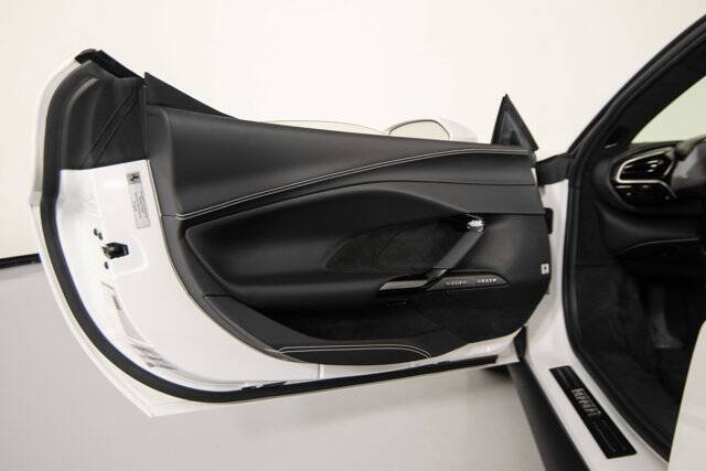 2024 296 GTS picture #10