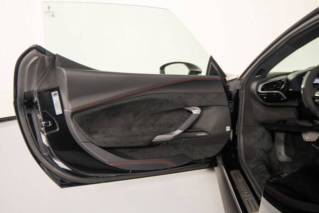 2025 296 GTB picture #11
