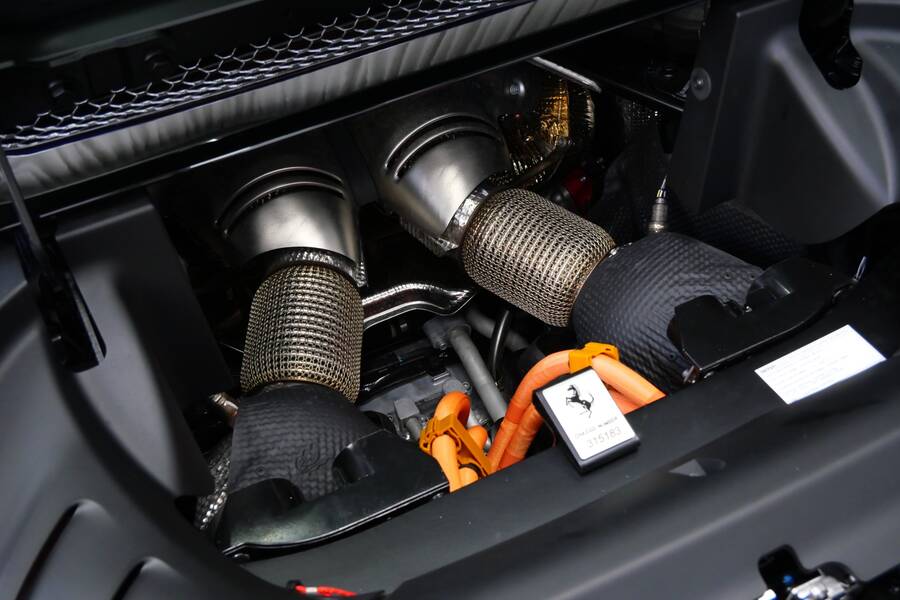 2025 296 GTS -As New With 181 Miles, 818 Horsepower, Carbon Racing Seats picture #4