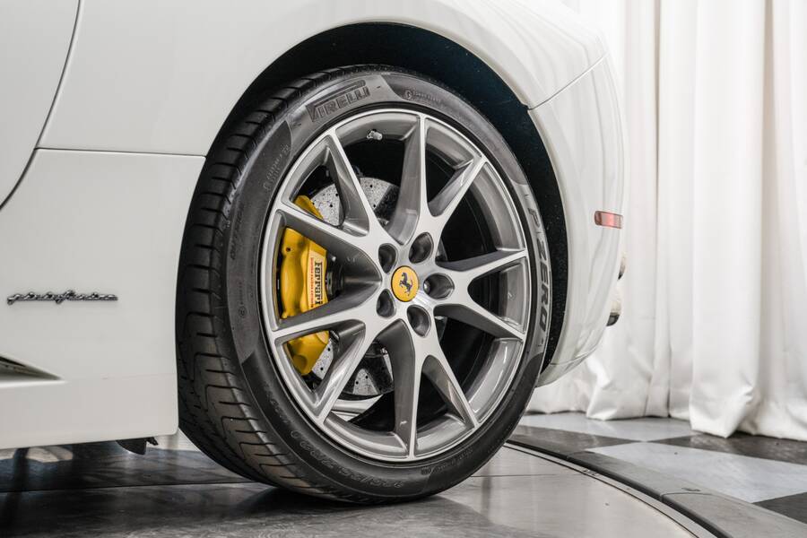 2014 California -Daytona Seats, Forged Wheels, Scuderia Shields, Contrast Stitching picture #3