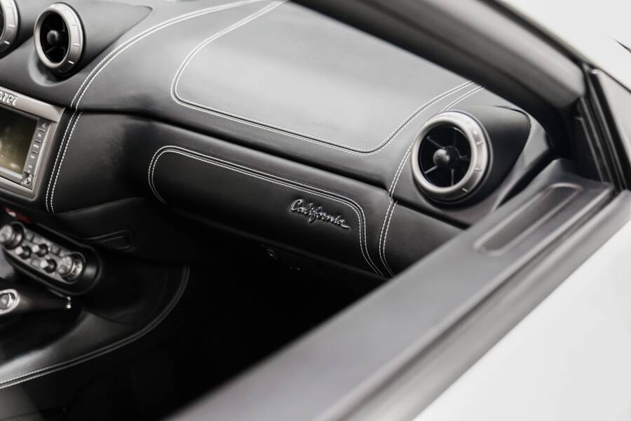 2014 California -Daytona Seats, Forged Wheels, Scuderia Shields, Contrast Stitching picture #5