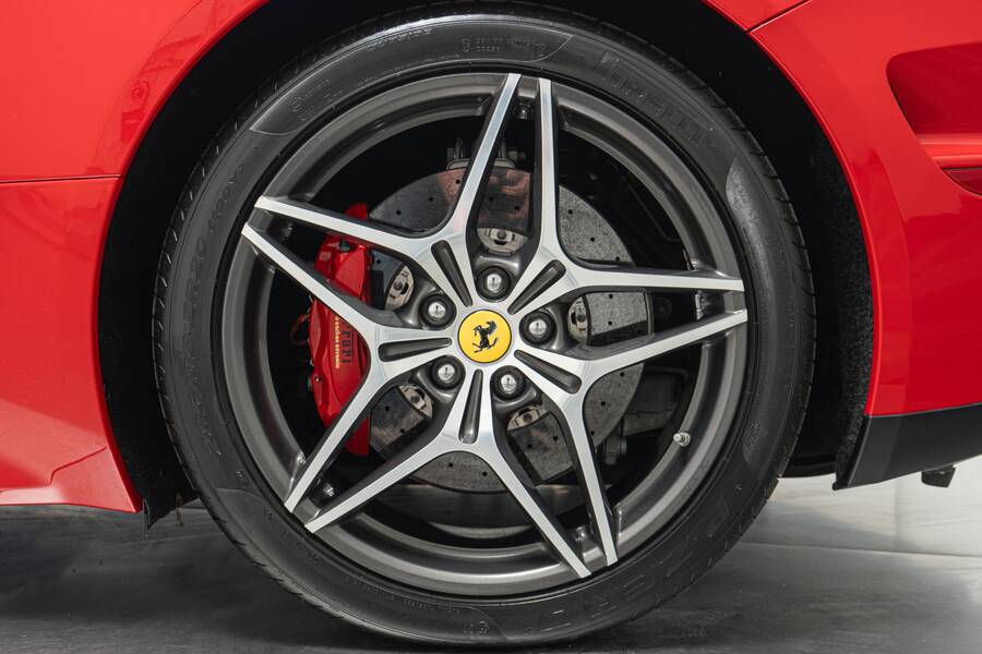 2016 California T- Diamond Turned Wheels, Carbon/Leather Steering Wheel W/leds picture #3