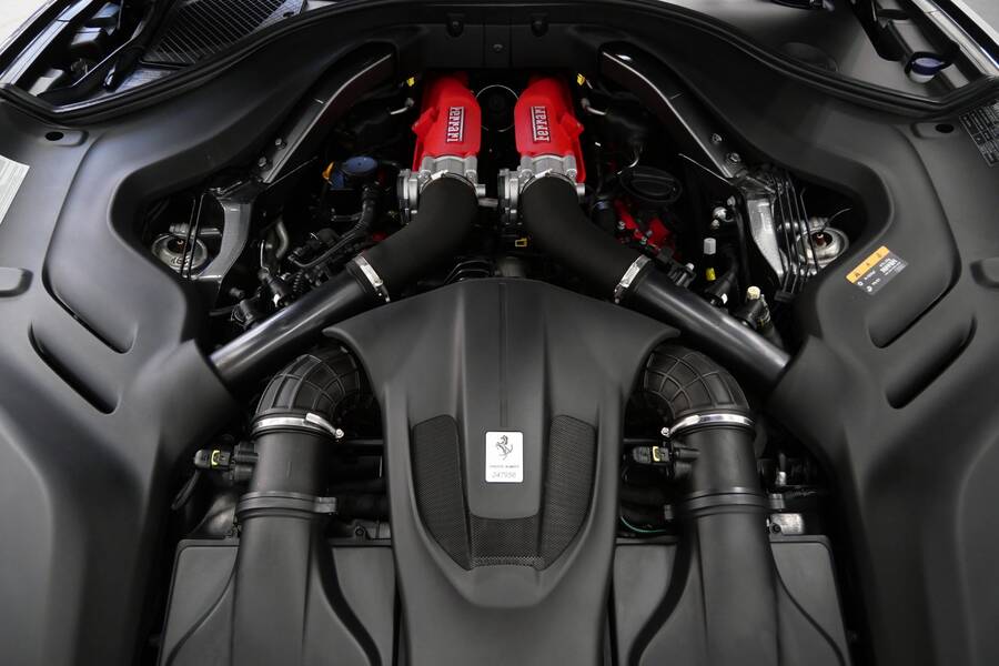 2019 Portofino -Interior Carbon Trim, High Power HiFi, Magneride Suspension picture #4