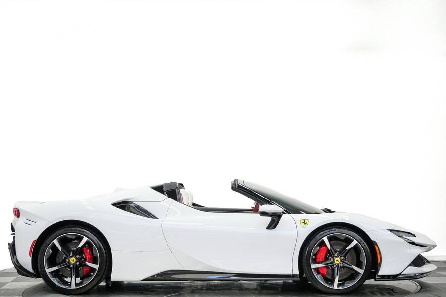 2025 SF90 Spider -$718K MSRP, Two-Tone Exterior, Two-Tone Interior, Extensive Carbon picture #1