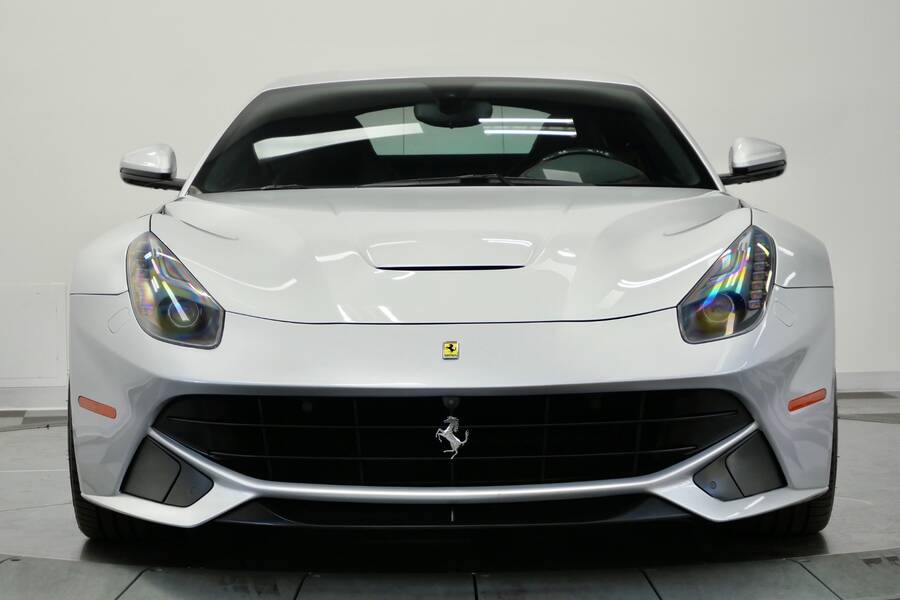 2015 F12berlinetta -Extensive Interior Carbon Fiber, Diamond Stitching picture #3
