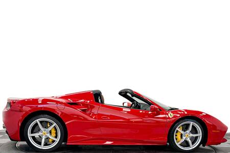 2018 488 Spider -Carbon Fiber Steering Wheel W/leds, Daytona Seats picture #1