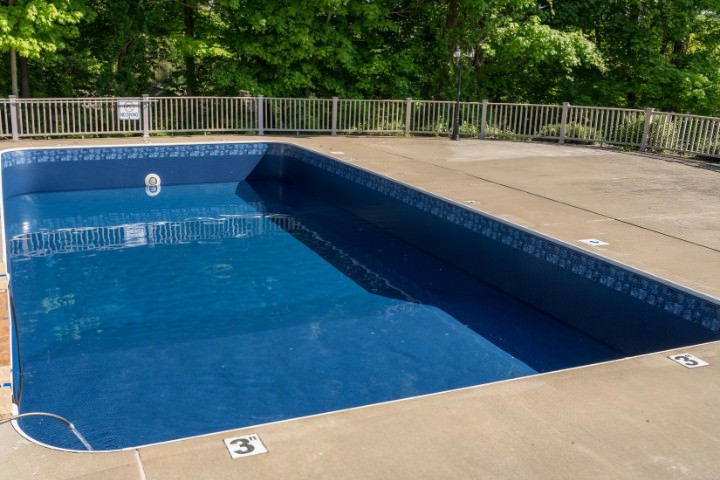 Vinyl liner swimming pool offering a quicker and budget friendly build option