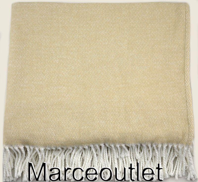 MatoukPezzoThrowChampagne2.jpg (800×736)