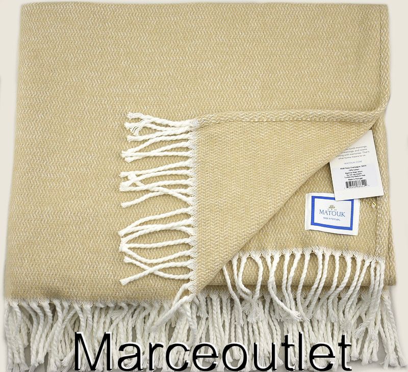 MatoukPezzoThrowChampagne3.jpg (800×730)
