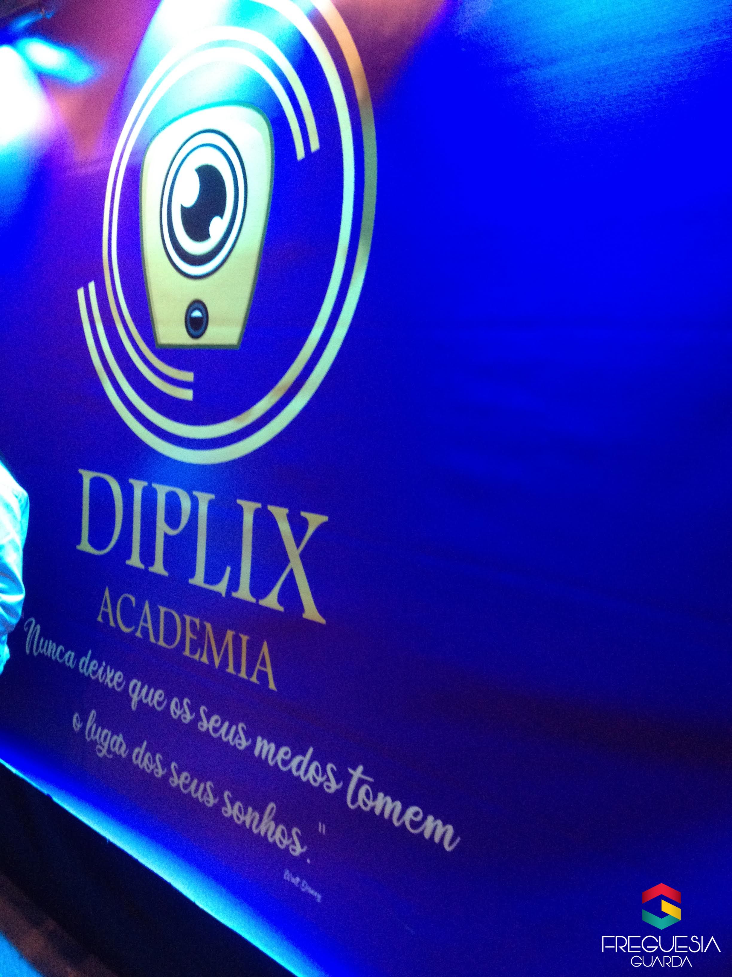 "O Mundo na Palma da M&atilde;o"