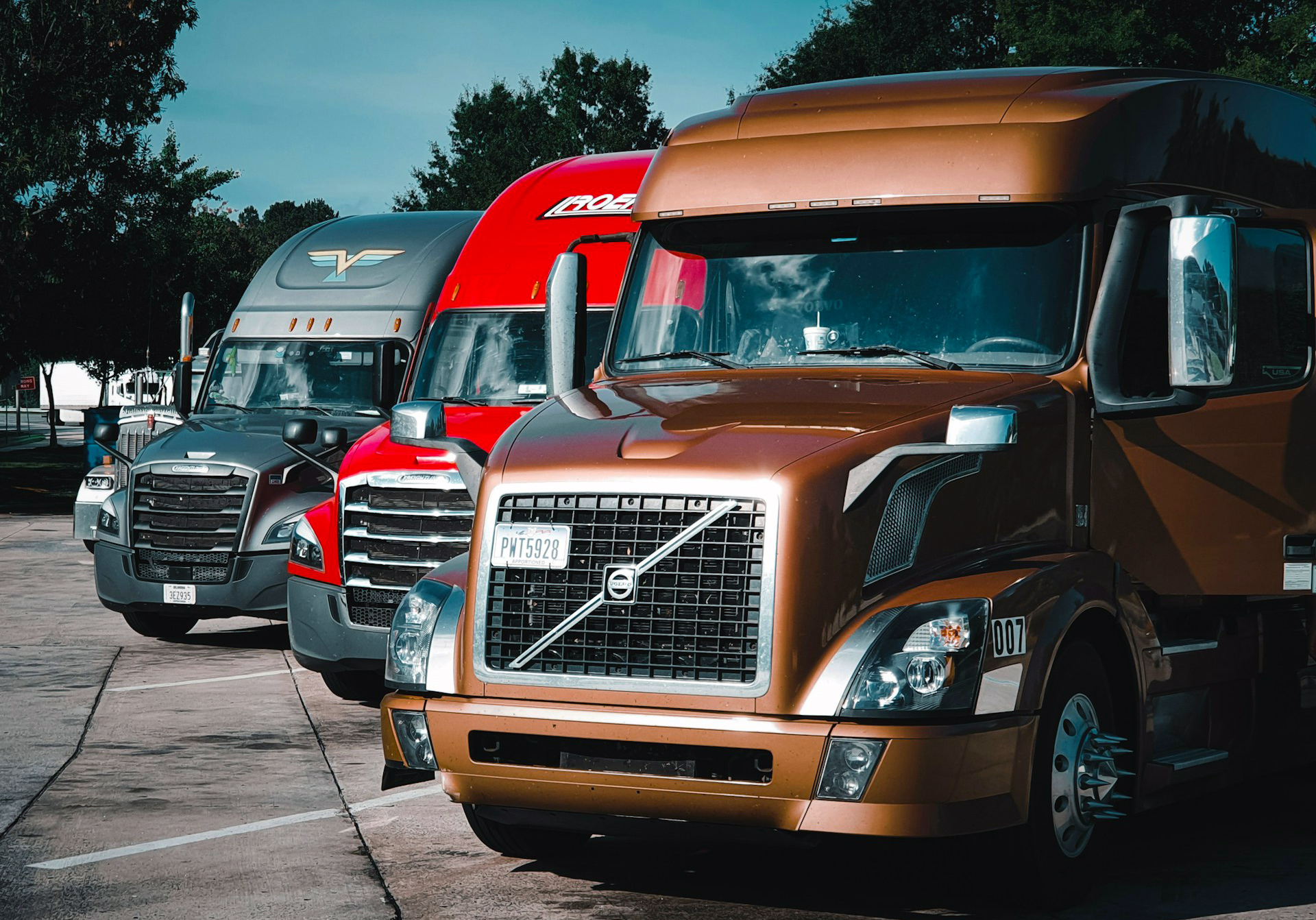 Top LTL Carriers for Retail vs Manufacturing vs Food