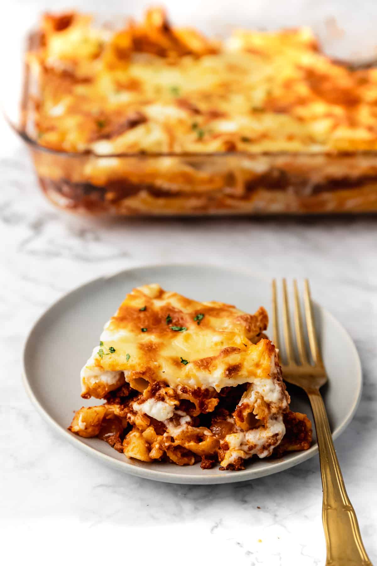 Macarona bel bechamel (1 Tray)