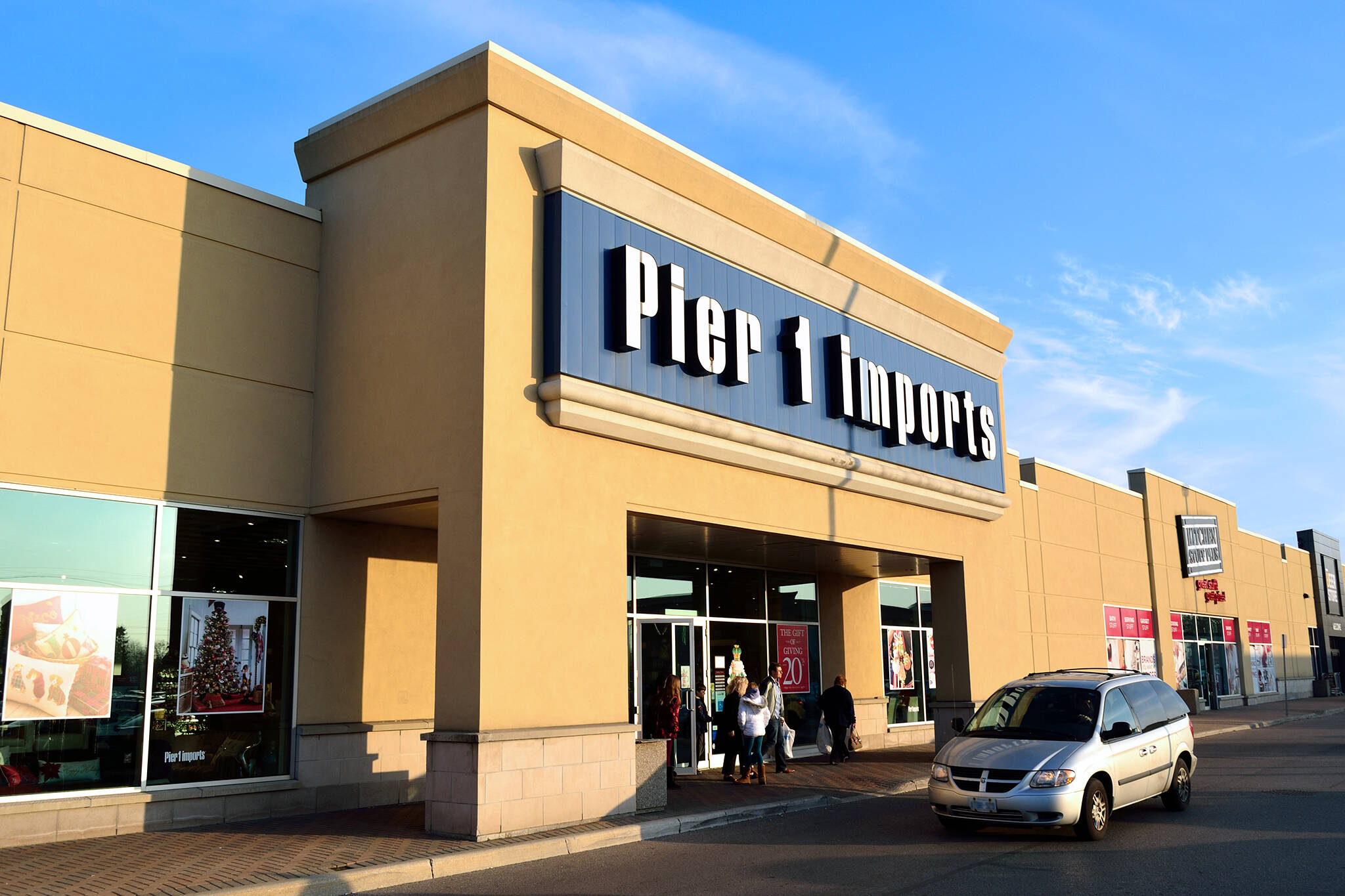 Pier 1 imports. Экспорт импорт товаров. Пир лого. Pier 1 imports 1975586. 1 import.