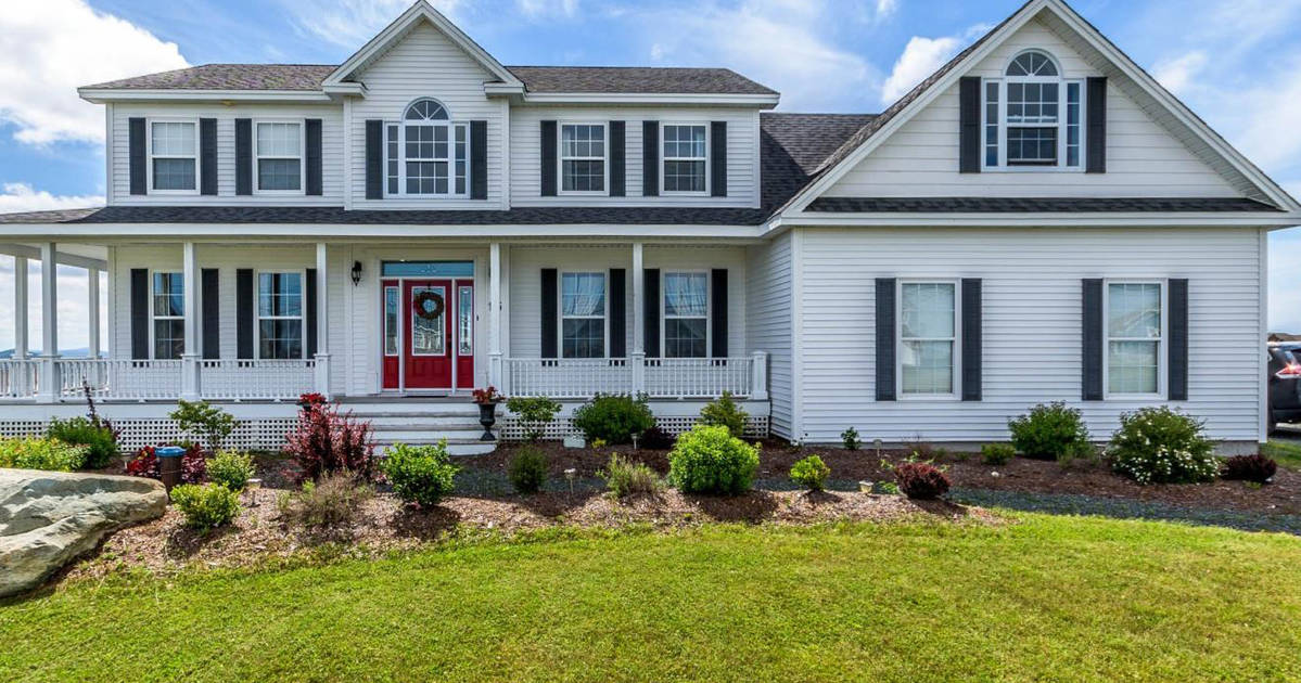 This is what a 700K home looks like in cities across Canada