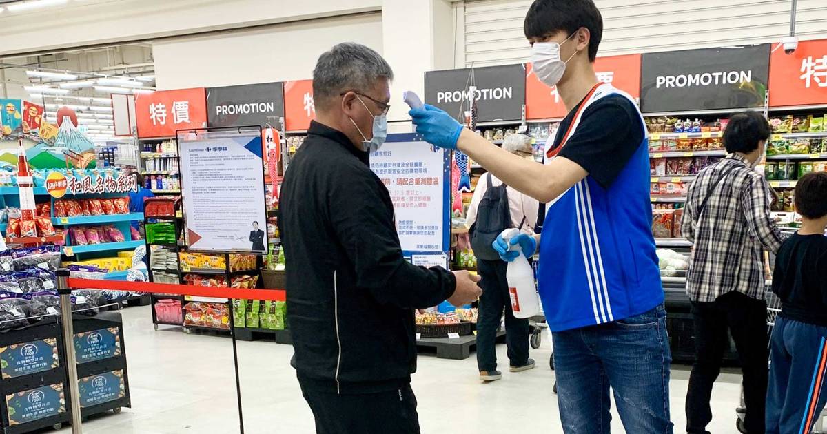 Canadian supermarket chain to check temperature of shoppers before