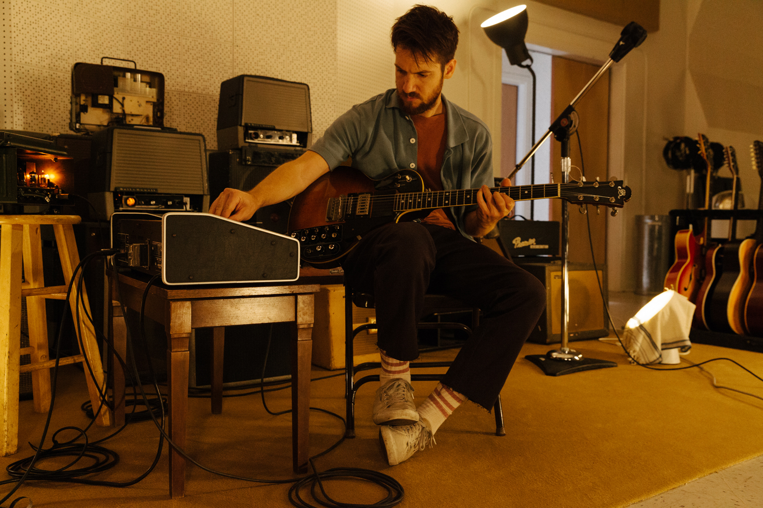 Blake Mills on the 45 Minutes that Led to 'Look' Fretboard Journal