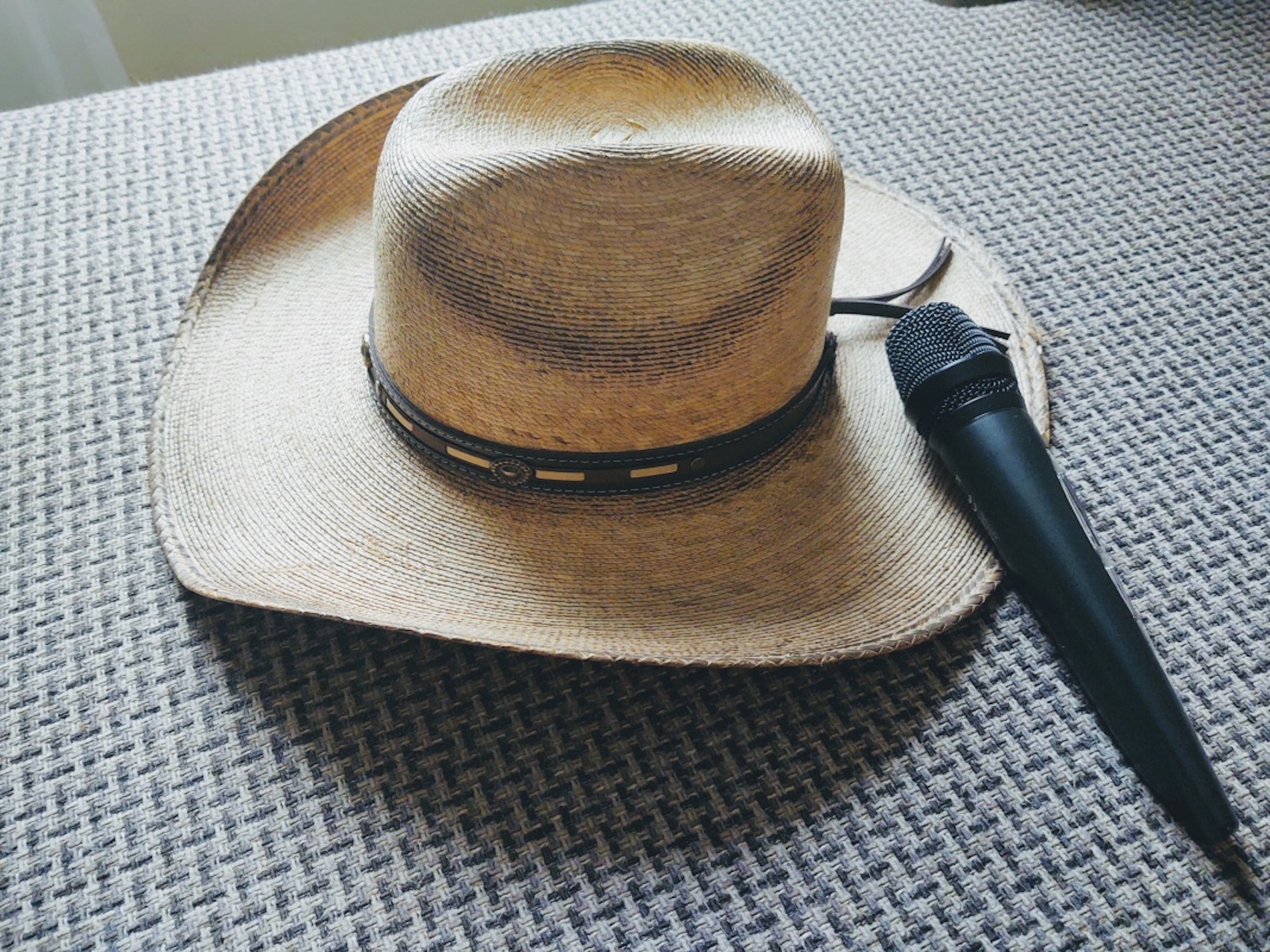 GOOD LOVIN COMIN THRU