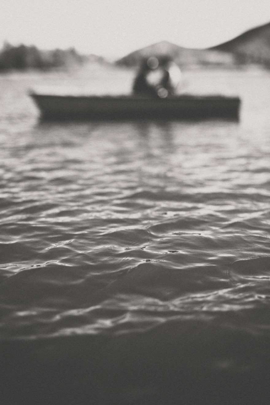 Cozy Loveboating at the Lake – Photo by Let's Frolic Together