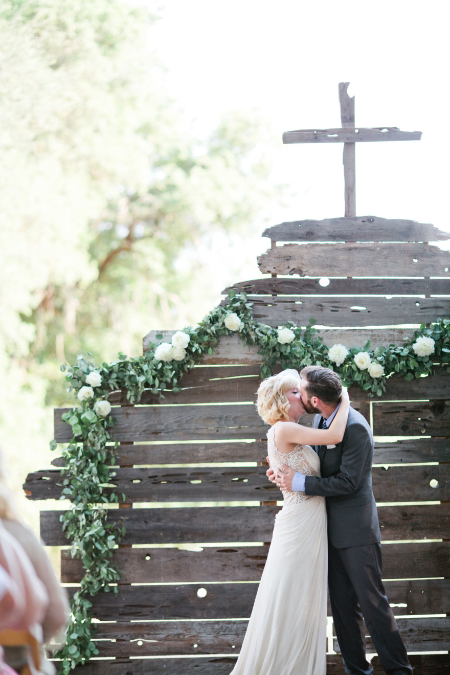 Tender Vintage Woodland Nuptials – Photo by Let's Frolic Together