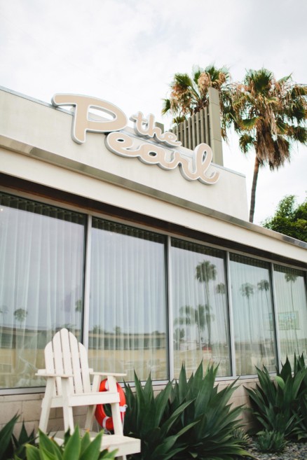 A Glam Midcentury Celebration – Photo by Let's Frolic Together