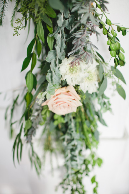 A Glam Midcentury Celebration – Photo by Let's Frolic Together