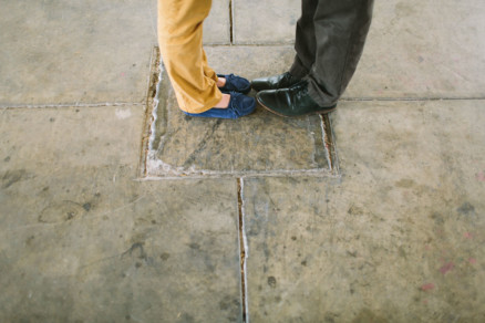 A Silly Seaside Engagement – Photo by Let's Frolic Together