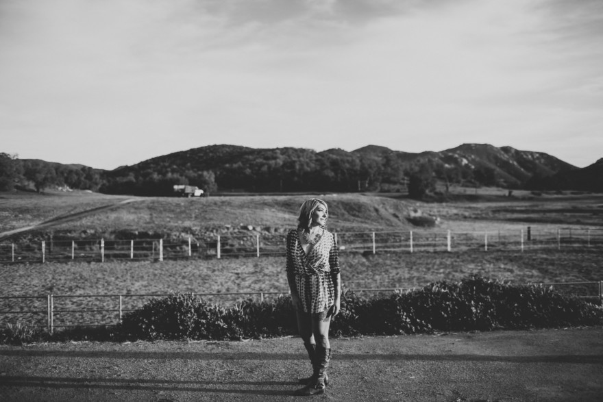 Tattooed Rustic Ranch Engagement – Photo by Let's Frolic Together