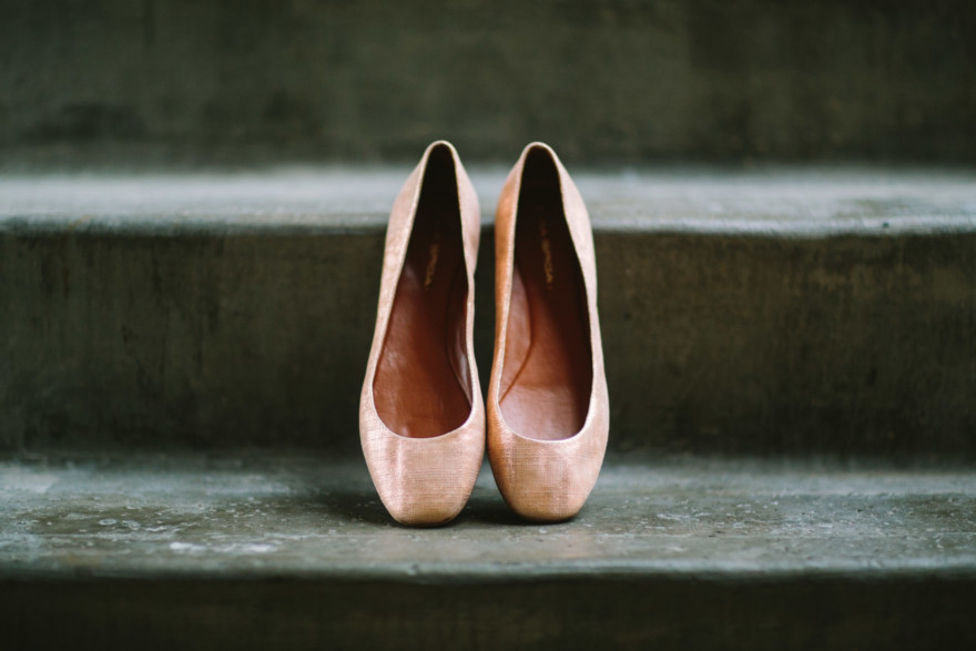 Misty Surf & Sand Resort Wedding – Photo by Let's Frolic Together