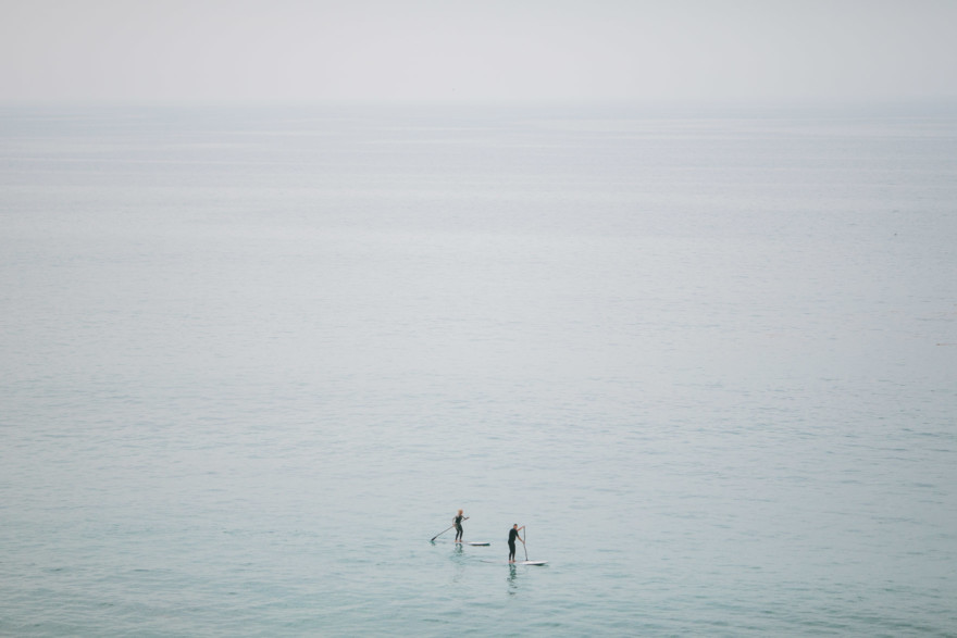 Misty Surf & Sand Resort Wedding – Photo by Let's Frolic Together