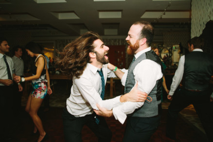 Misty Surf & Sand Resort Wedding – Photo by Let's Frolic Together