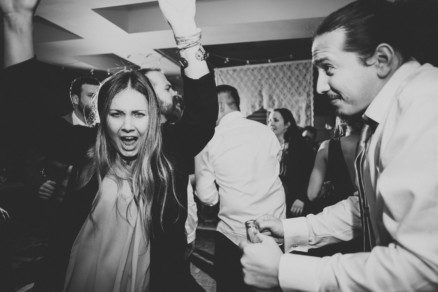 Misty Surf & Sand Resort Wedding – Photo by Let's Frolic Together