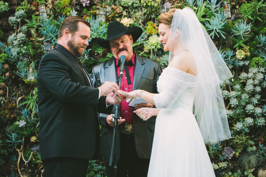 A Wild Retro Tiki Wedding at the Pearl Hotel – Photo by Let's Frolic Together