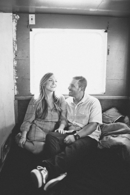 Seaside Love – Photo by Let's Frolic Together