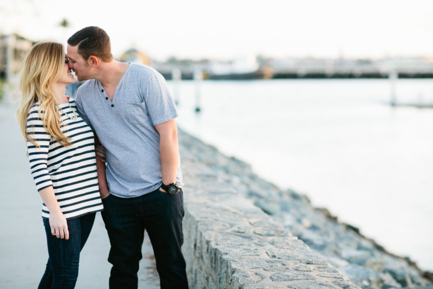 Seaside Love – Photo by Let's Frolic Together