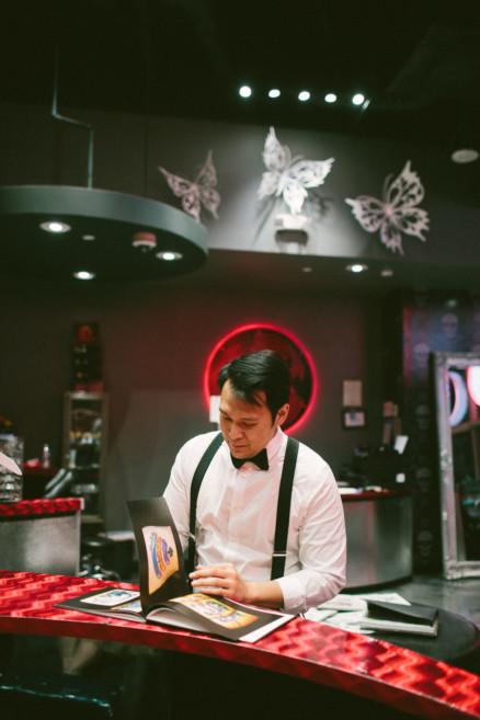 Elvis Wedding at the Little Vegas Chapel – Photo by Let's Frolic Together