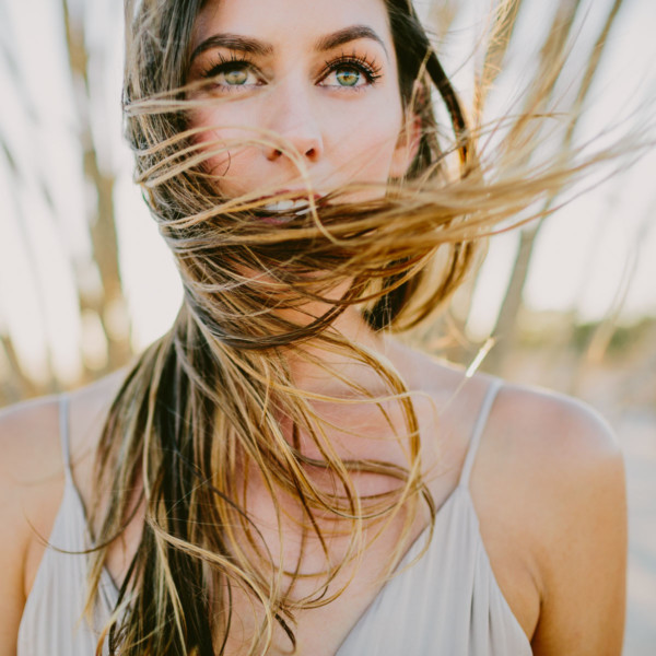A Windy, Romantic Desert Engagement &ndash; Photo by Let's Frolic Together