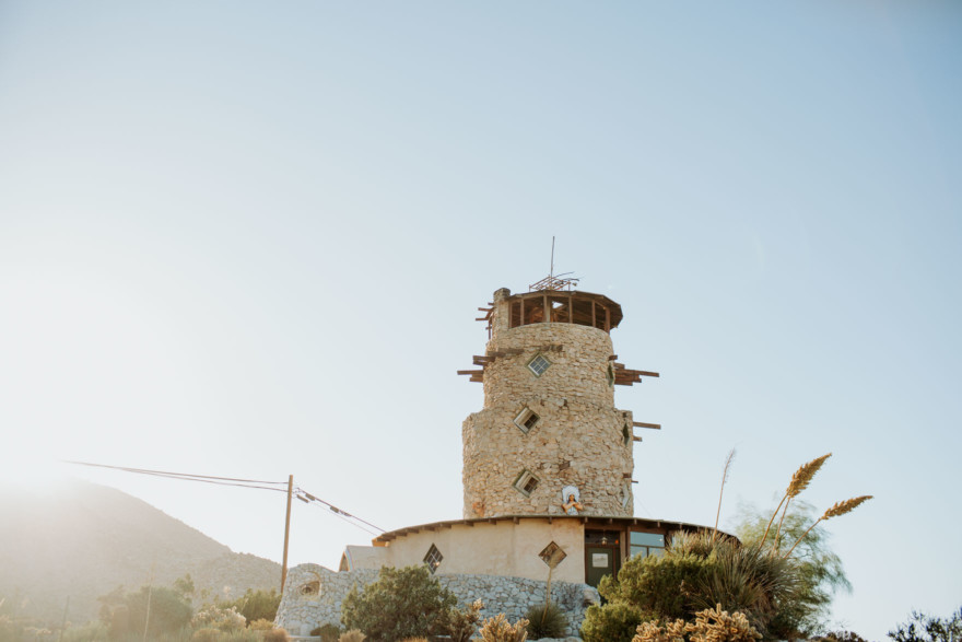 A Windy, Romantic Desert Engagement – Photo by Let's Frolic Together