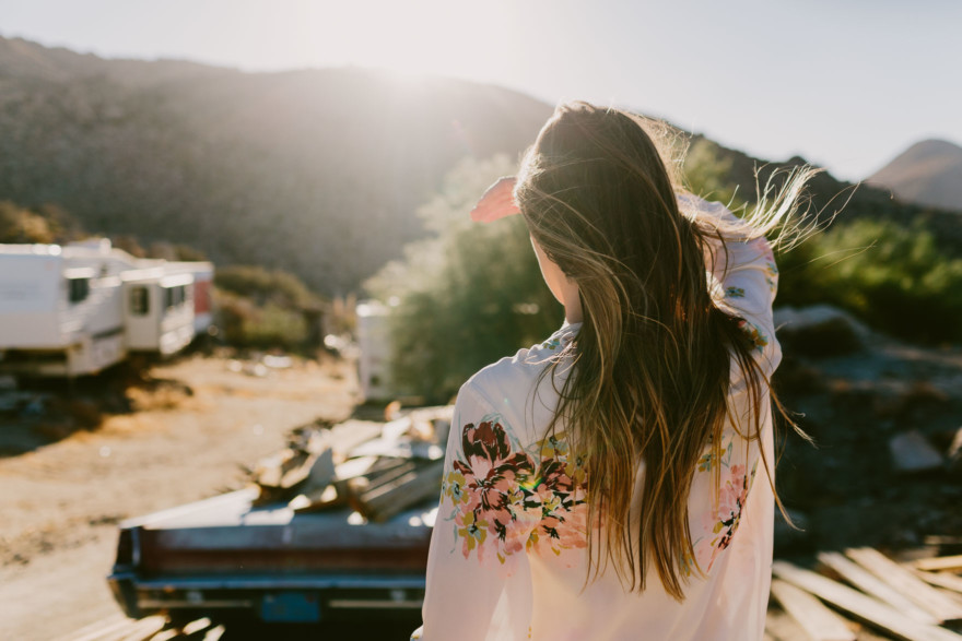 A Windy, Romantic Desert Engagement – Photo by Let's Frolic Together