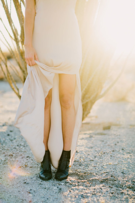 A Windy, Romantic Desert Engagement – Photo by Let's Frolic Together